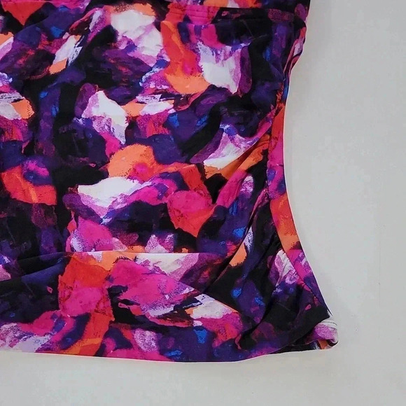 Calvin Klein Women's Graphic Floral Printed Bar Halter Tankini w/ Removable Soft - Picture 5 of 8